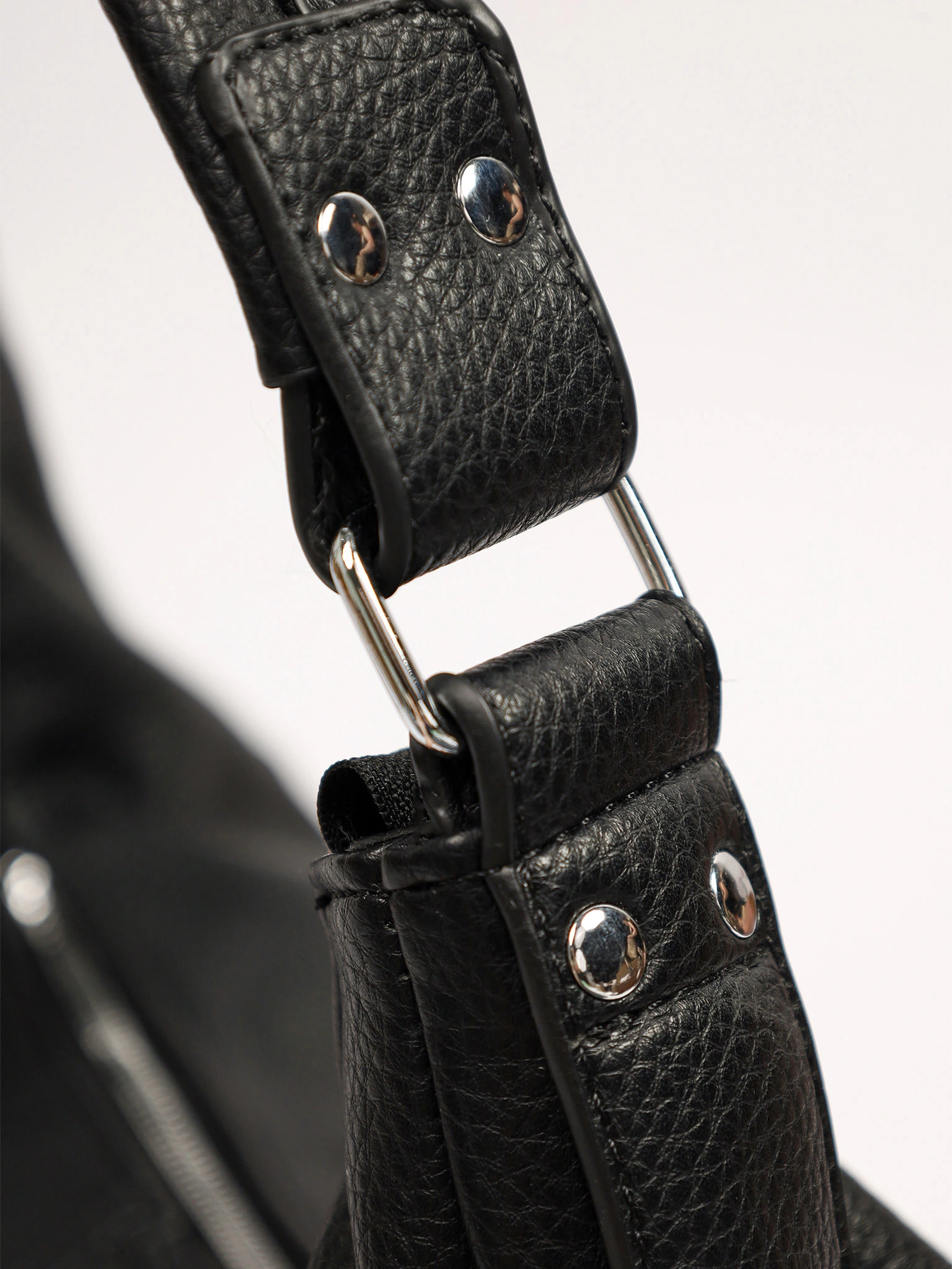 Сумка-шоппер  с декоративными плетеными ремешками по бокам в ассортименте